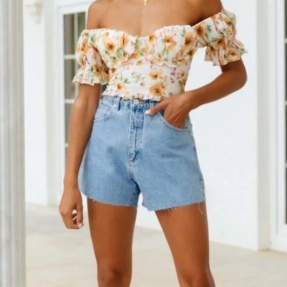 Abrand Venice Shorts – Light Wash, High Rise, Raw‎ Hem Size 25 - Picture 5 of 16